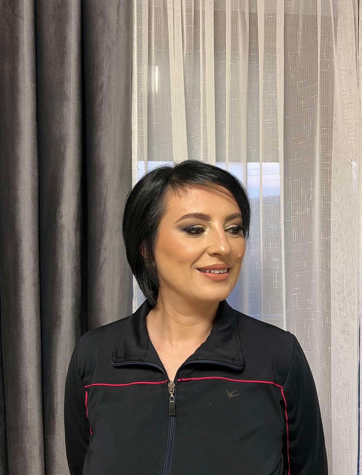 Professional face makeup look 17