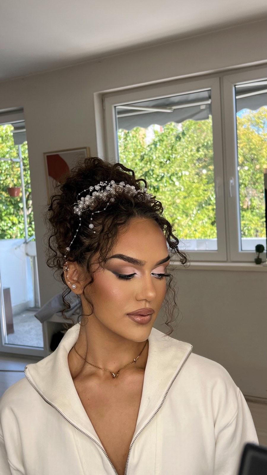 Professional face makeup look 19