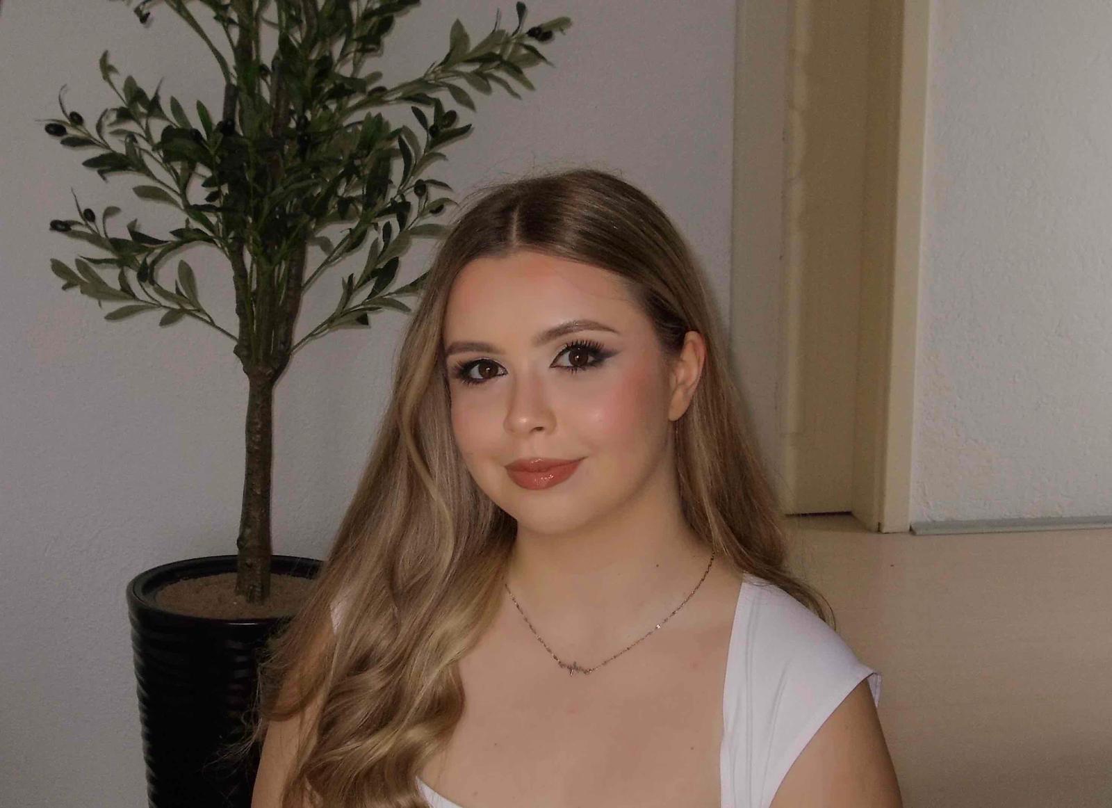 Professional face makeup look 27