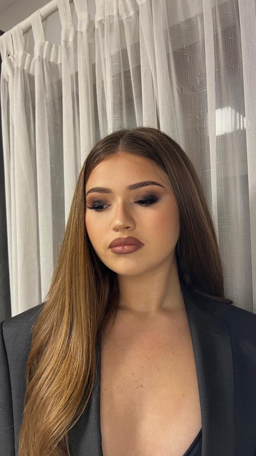 Professional face makeup look 29